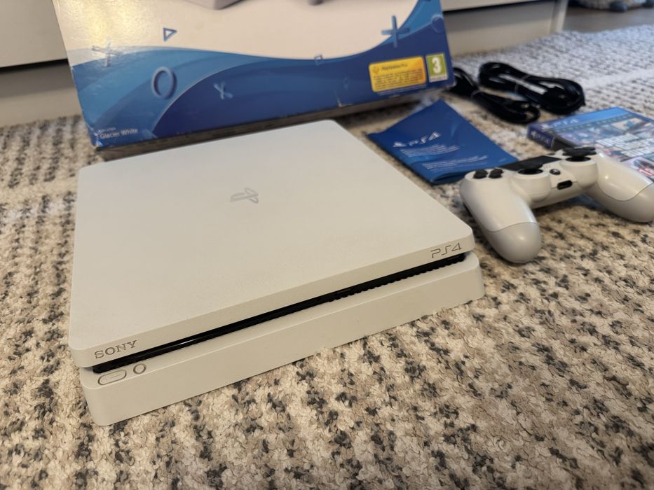 PlayStation 4 slim 500GB Glacier White + GTA 5