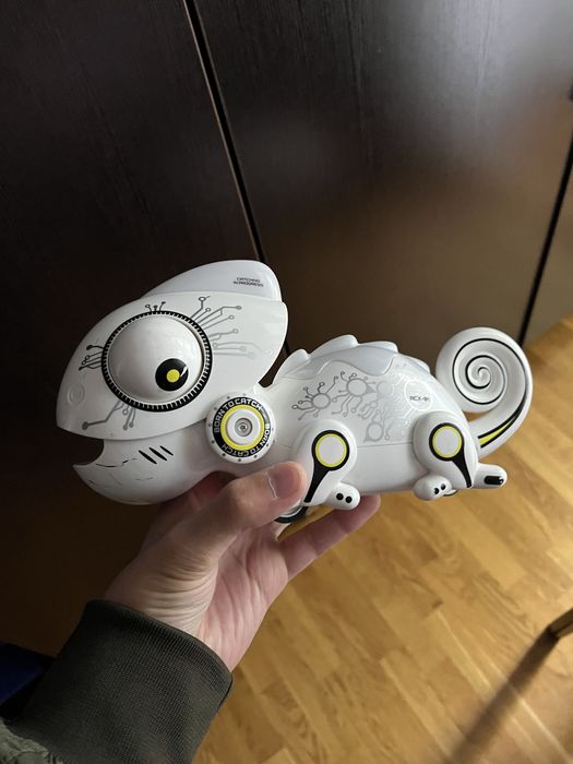 продам игрушку хамелеон