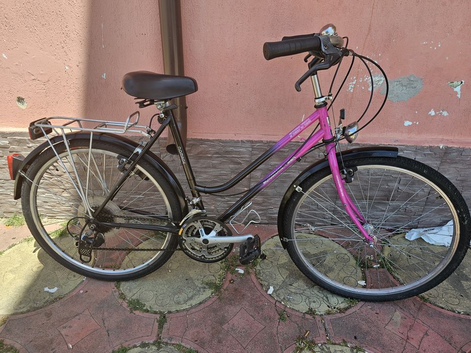 Bicicleta 28 Roz Dama cadru in jos