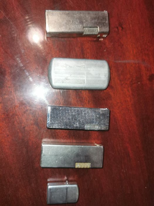 Diferite Brichete vechi