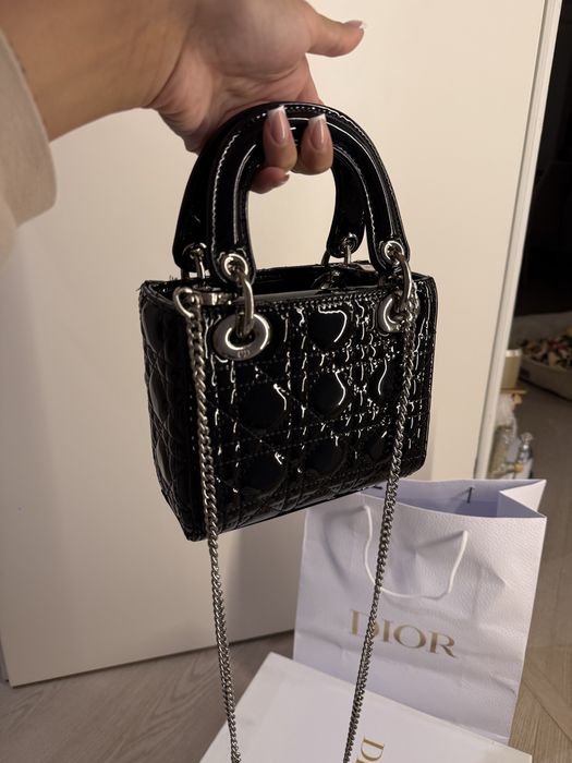 Mini Dior purtata
