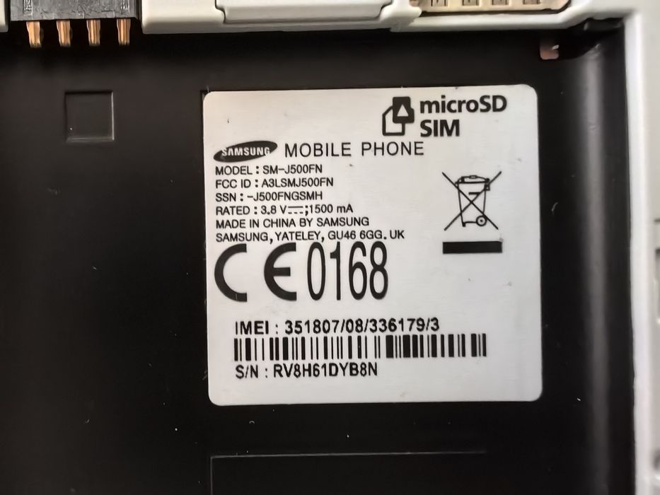 Телефон Samsung J5
