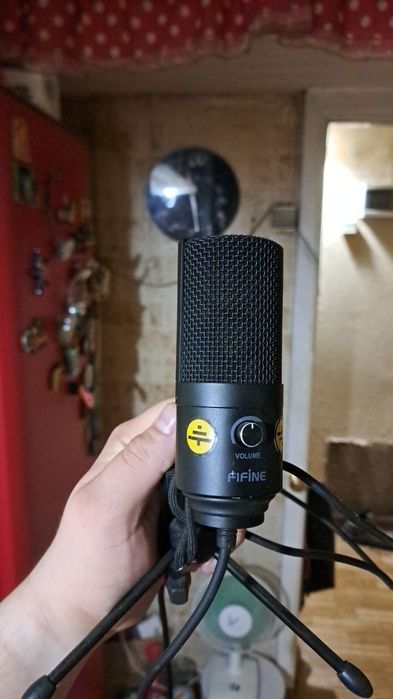 Продам микрофон fifinek669b