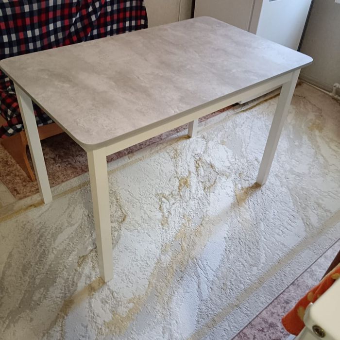 Продам кухонный стол