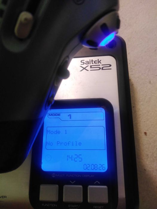 Controller simulatoare de zbor - mansa - Logitech  Saitek X 52, cu USB