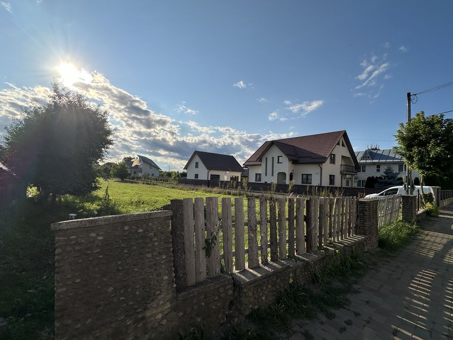 Teren de vanzare
