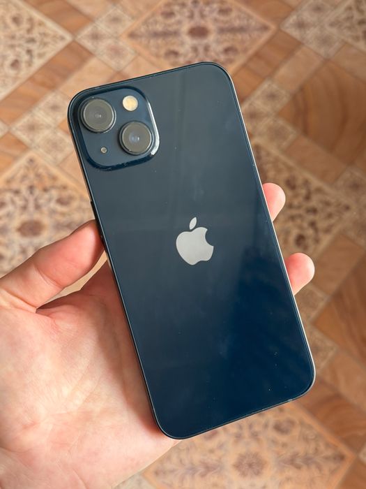 iPhone 13 в хорошем состояние