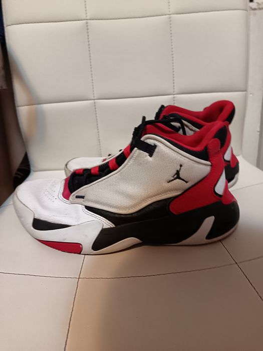 Vând Jordan 4 aura max