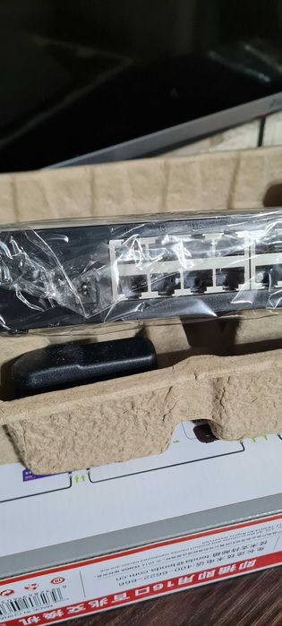 Продам новый коммутатор Tenda