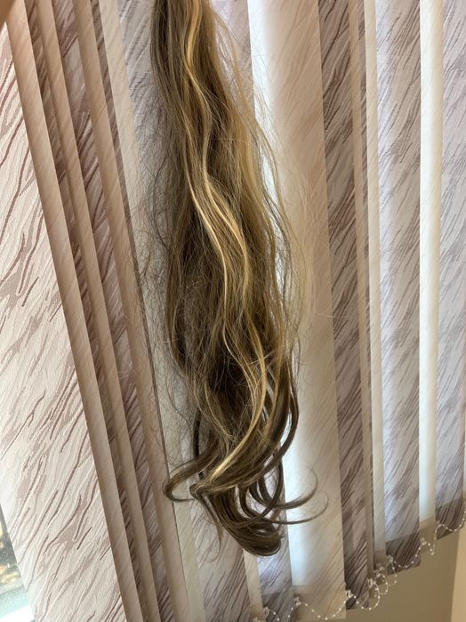 Конска опашка-изкуствена коса пепеляво Русо с кичури