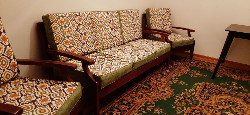 Срочно! Дубовый диван и 2 кресла