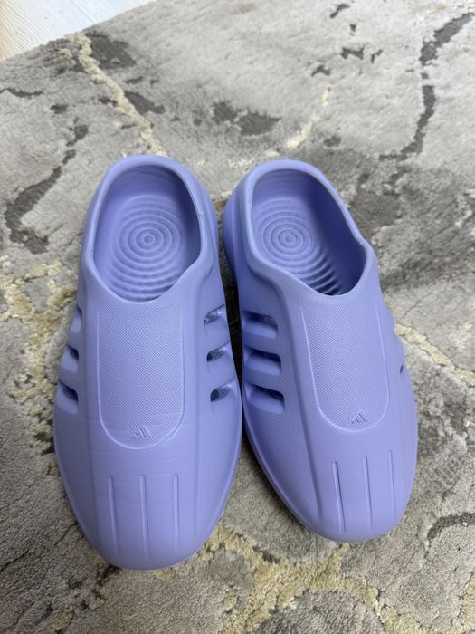 Vand slapi Adidas