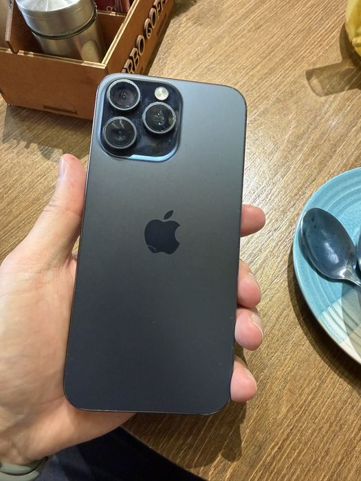 Продам Айфон 15 promax