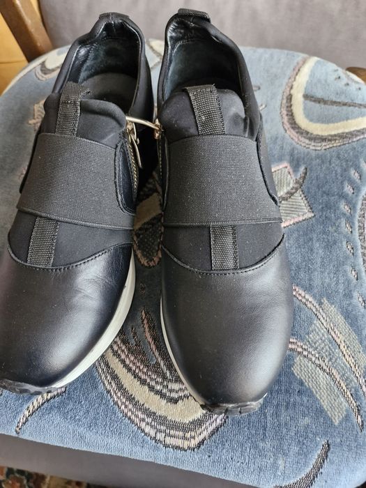 Кроссовки женские