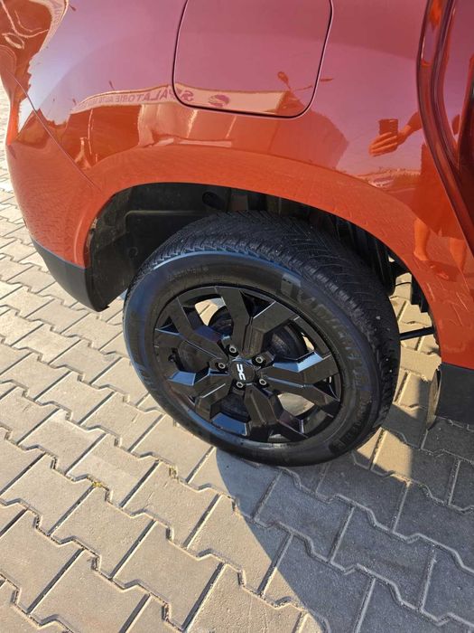 Dacia Duster 4 x 4 - Motorina - din 22.05.2023 - 74141 km - Portocalie - primul proprietar - 18400 euro