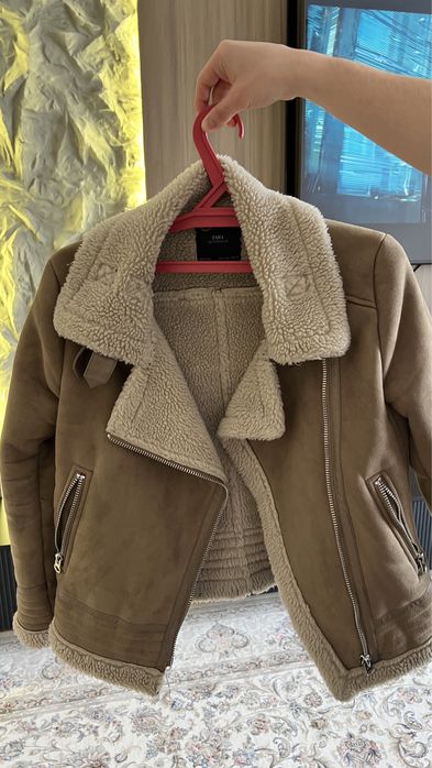 Куртка Zara красивая