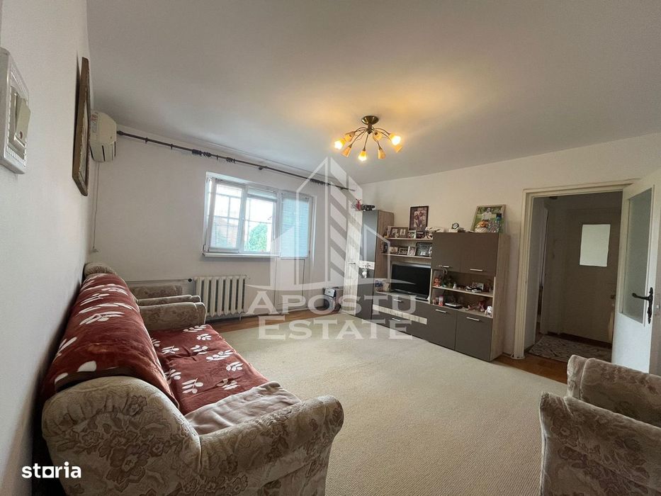 Apartament  cu 2 camere, semidecomandat, etaj intermediar, Dambovita