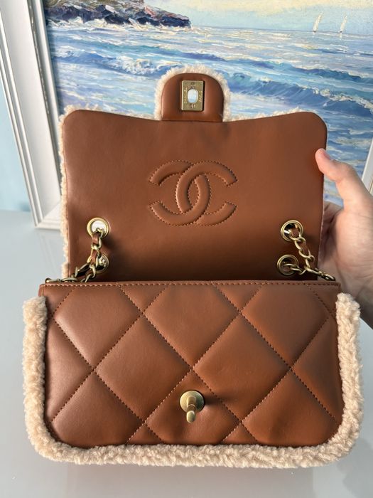 Дамска чанта – CHNL + подарък