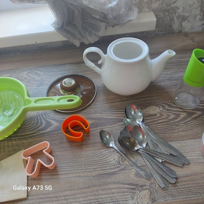 Посуда разная . .