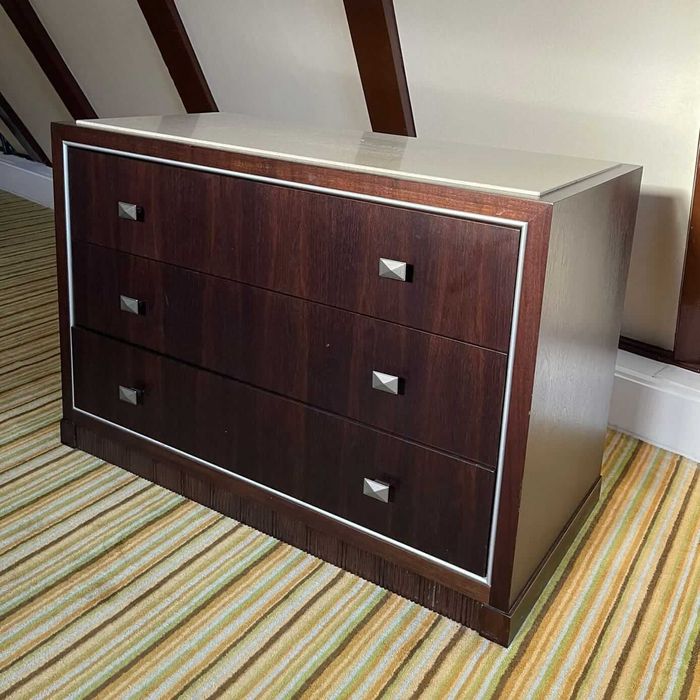 Comoda din MDF furniruit si placa din marmura