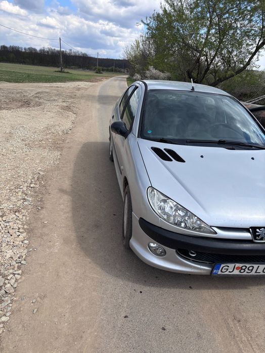 Vând Peugeot 206 1.4 benzină ,anul 2007, 150.000 km