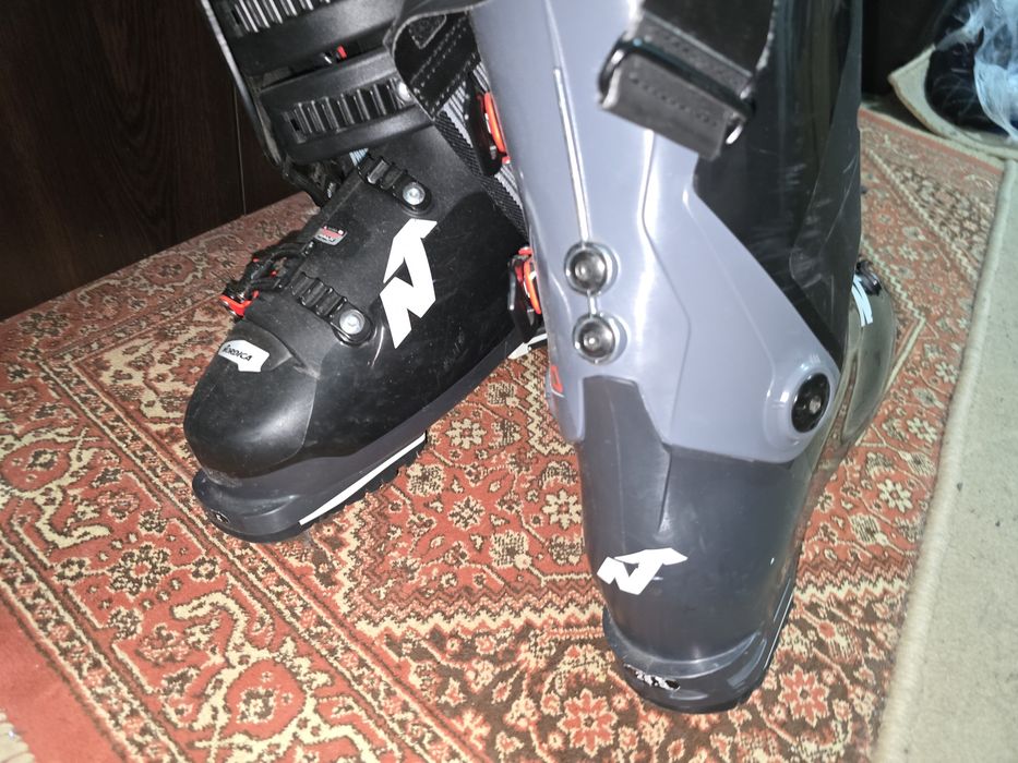 Clăpari Nordica, mărimea 42-43, pentru ski, 450 lei