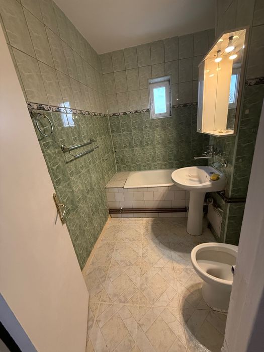Închiriez apartament 2 camere