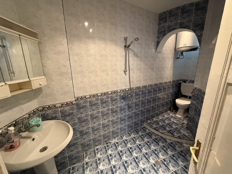 Тристаен апартамент в центъра на Асеновград