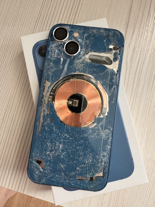 iPhone 13 под восстановление