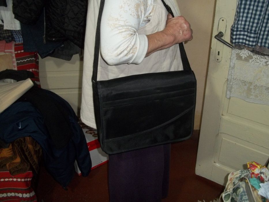 Geanta noua laptop.acte.documente.voiaj