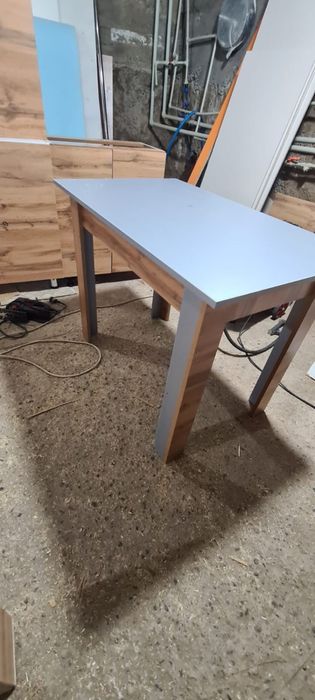 стол новый в наличий есть 20