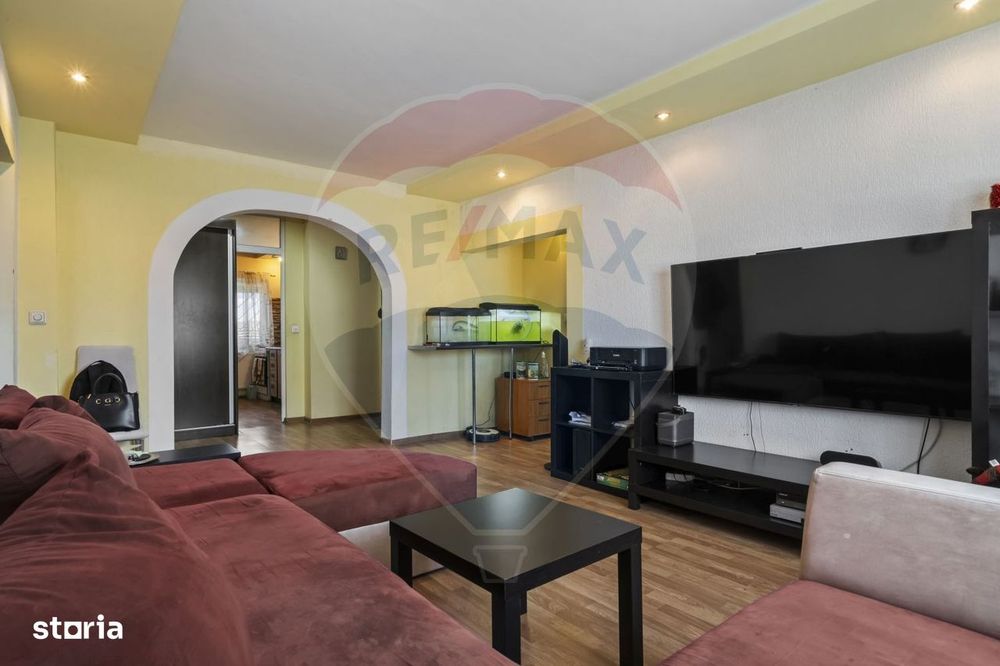 Apartament cu 4 camere de vânzare în zona Sebastian — fotografia 1