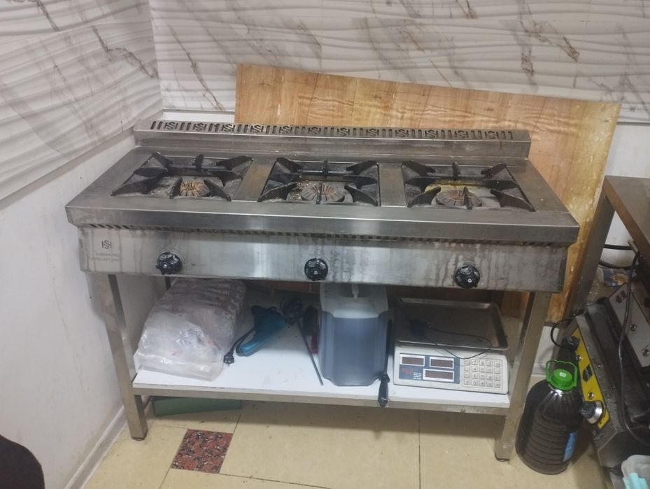 Срочно продается печка для кафе и тостер