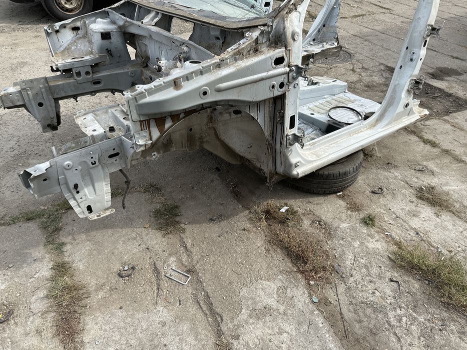 Lonjeron stânga Dacia Logan 2