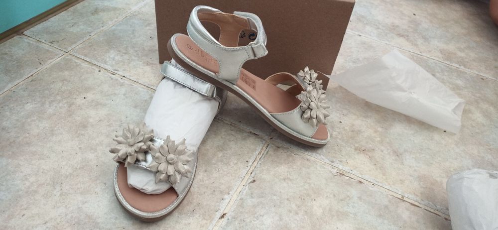 Нови сандалики Mod