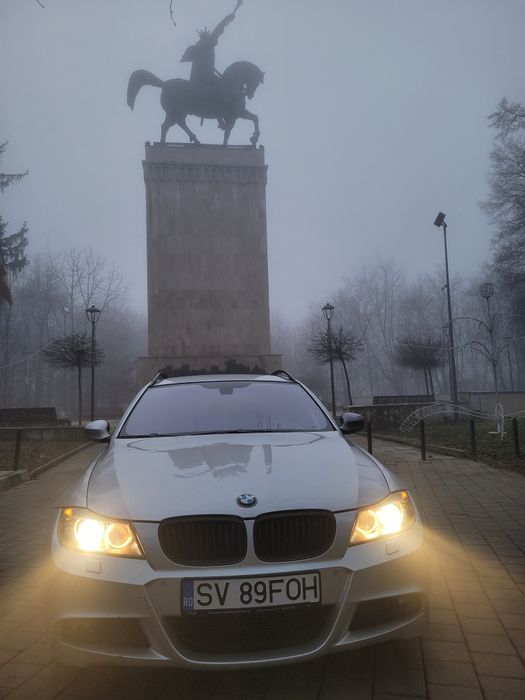 Vând BMW e 90  an 2010