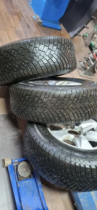 Продам комплект дисков с зимней резиной
