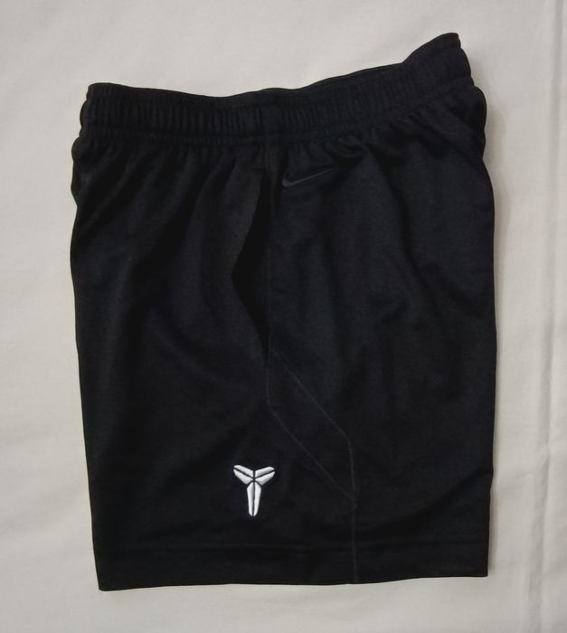 Nike DRI-FIT Kobe Bryant Shorts оригинални гащета ръст 128-137см Найк спорт Кобе шорти