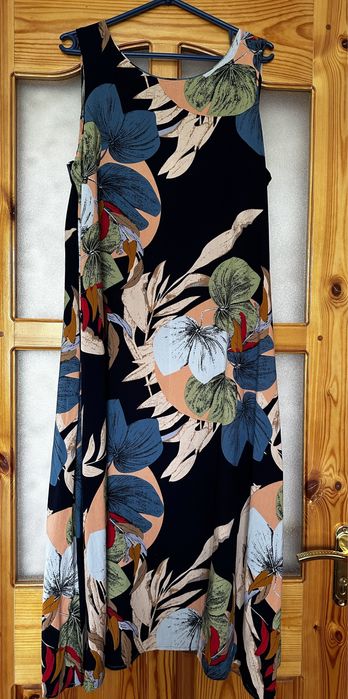 Платья новые не ношены