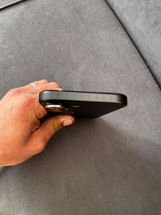 Продам айфон 16.