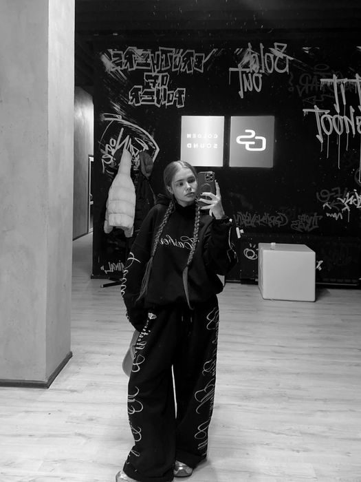 продается костюм,выиграл у REAL GIRL