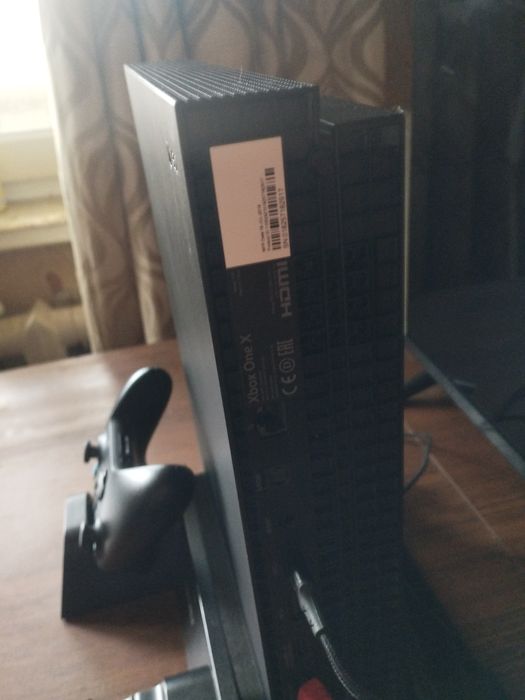 Продам Xbox one x