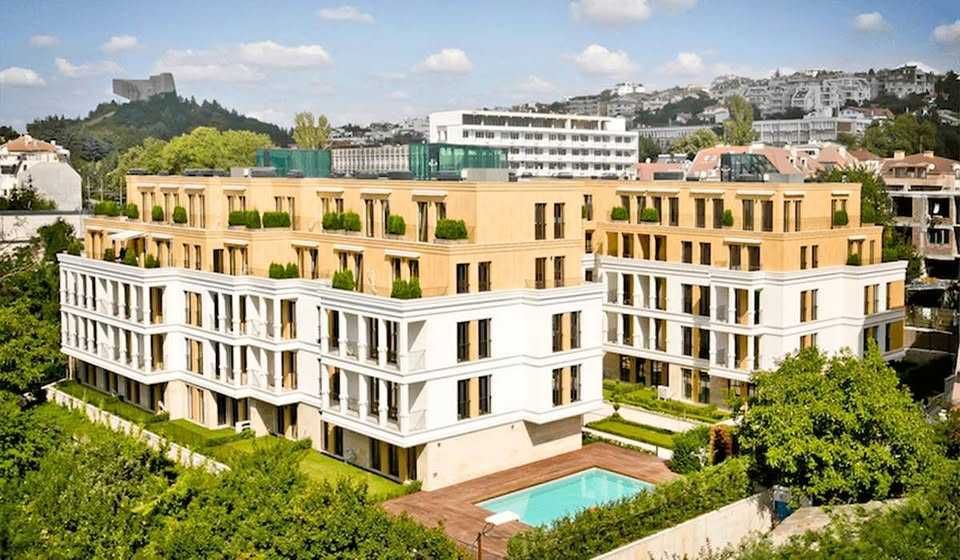 Дава се под наем Двустаен апартамент в Варна, Бриз - 79 кв.м за 847.62 € - Снимка #1