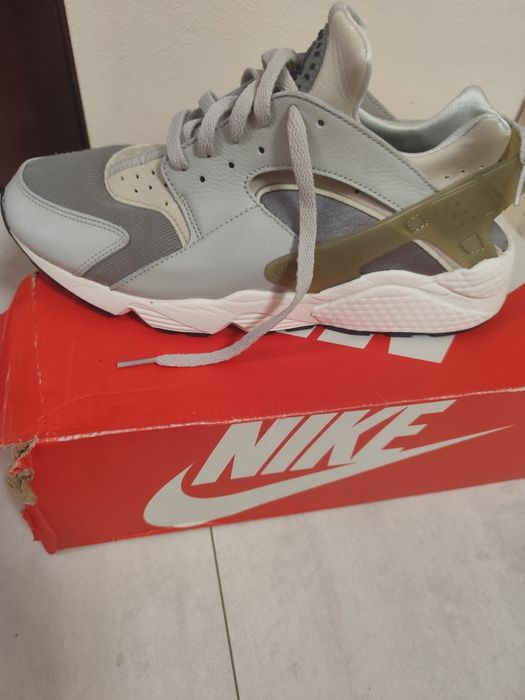 Vând nike huarache