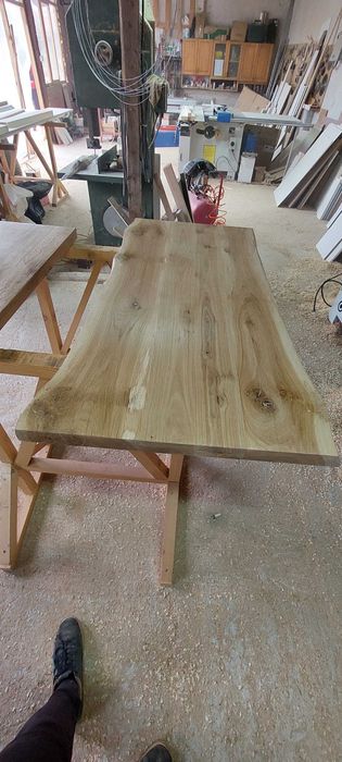 Дъбови плотове и маси