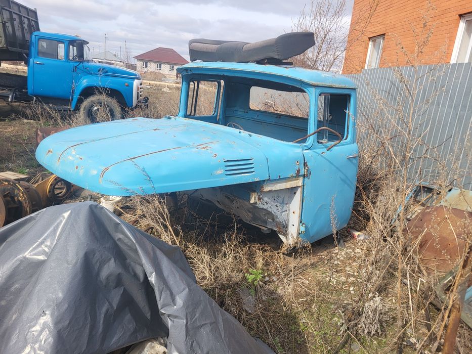 Продам запчасти на зил 130