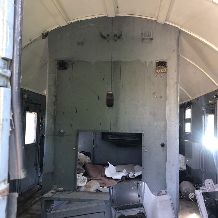 Фургон военен на колела