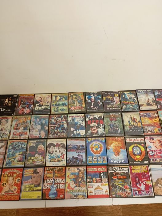 Видео кассеты. СД диски