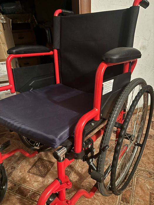 Продам инвалидную коляску