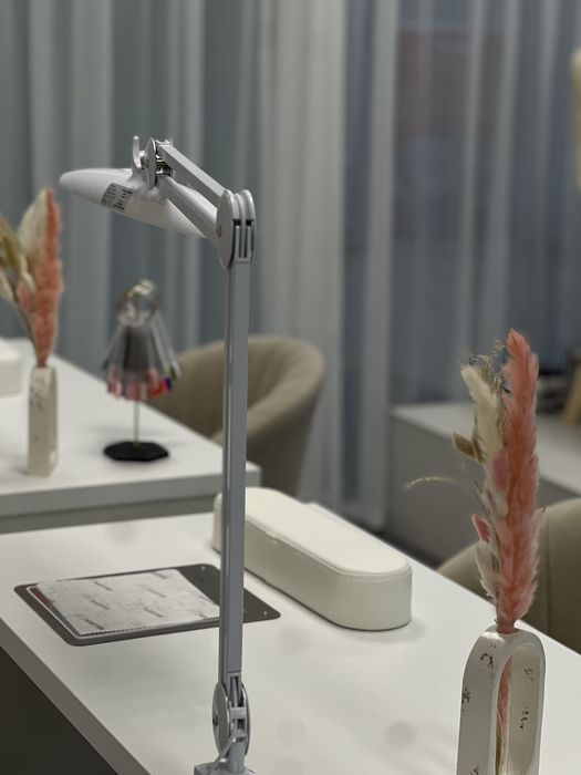 Сдается маникюрное место в аренду.